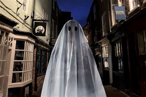 The Ghost Walks Bet365